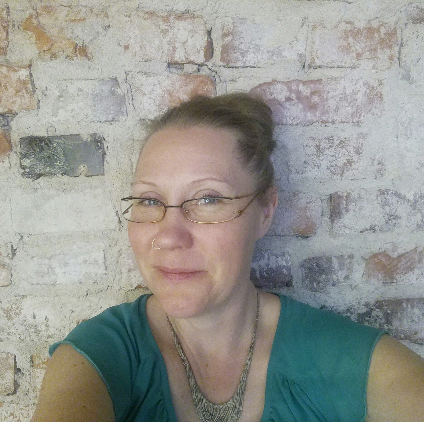 Haastattelussa Feeniks-nettikoulun ohjaaja: ”Läsnäolo ja luottamus ovat etätyön keskiössä”